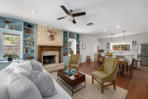 Revins Haus - Fire Pit & Walk to Main St